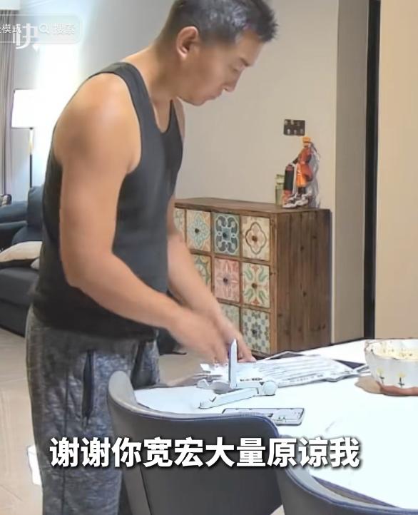 "这才是一家人该有的样子！"河北，一妈妈看错了孩子的课表，非说当天有课，爸爸和孩