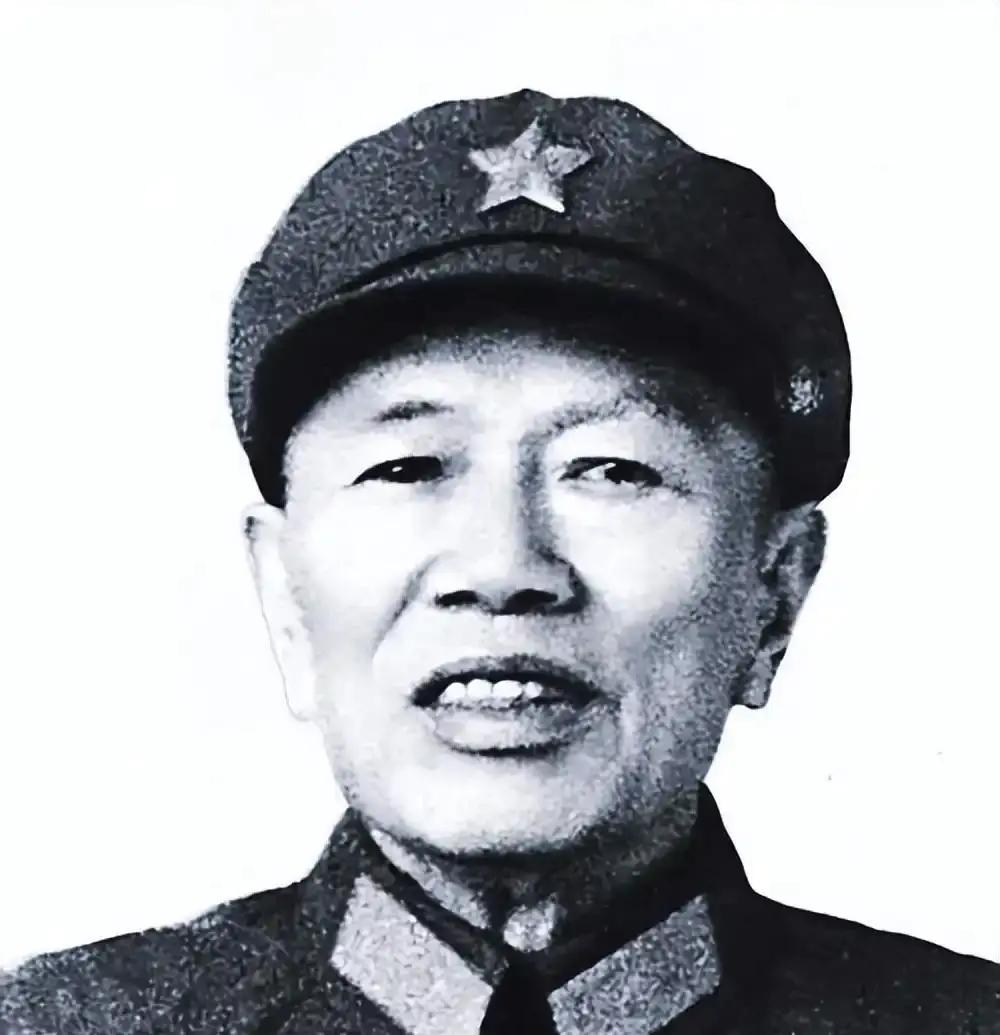 1950年2月，时任第十五兵团司令员的‌邓华‌在从武汉返回广州途中，于湖南‌郴州
