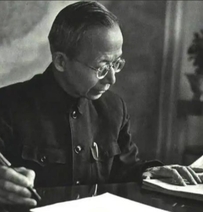 1918年，28岁竺可桢博士毕业，被女校长堵在家里。对方语出惊人：“你娶我妹妹，