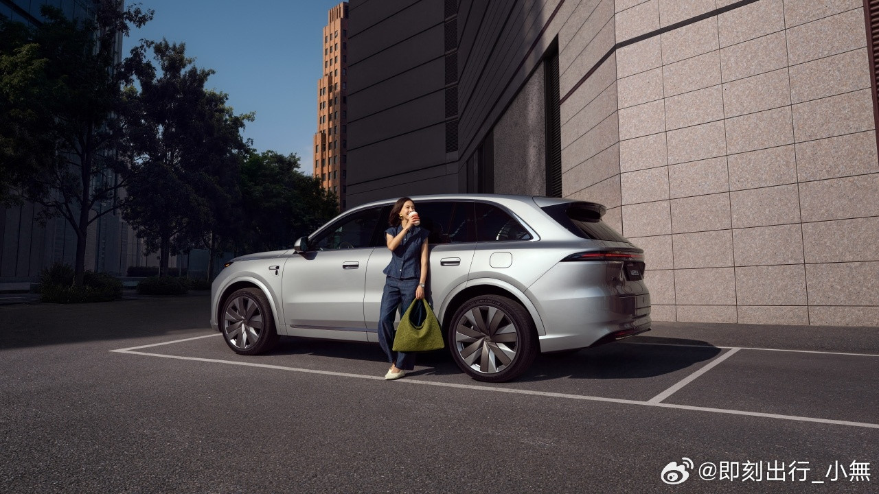 李想剧透今晚l8发布会全新理想l8上市今晚20点全新理想l8就要来了彩排间