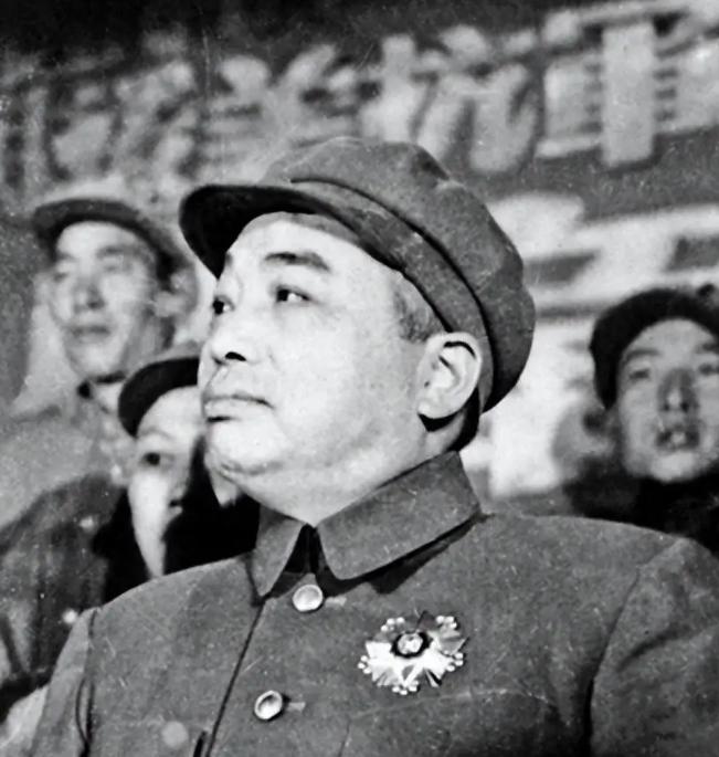 朱老总在彭德怀落难时说过一句公道话：我们最难走的路是他走的，我们最难打的仗是他打