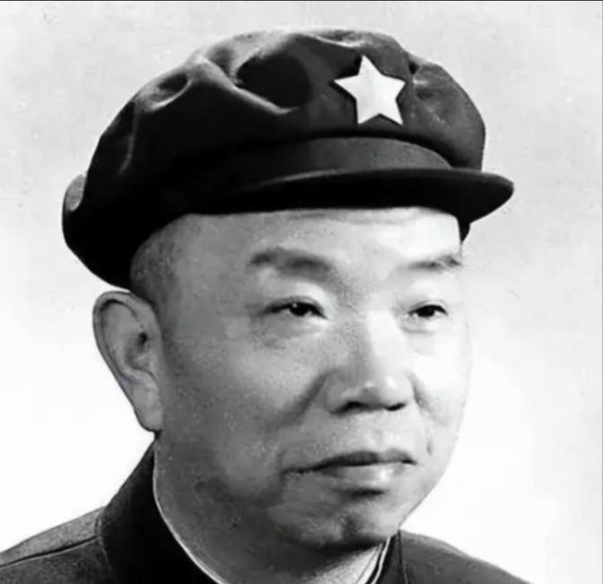 1968年，大将王树声前往一处机关食堂秘密巡查，亲眼目睹一年轻干部领取五份餐，便
