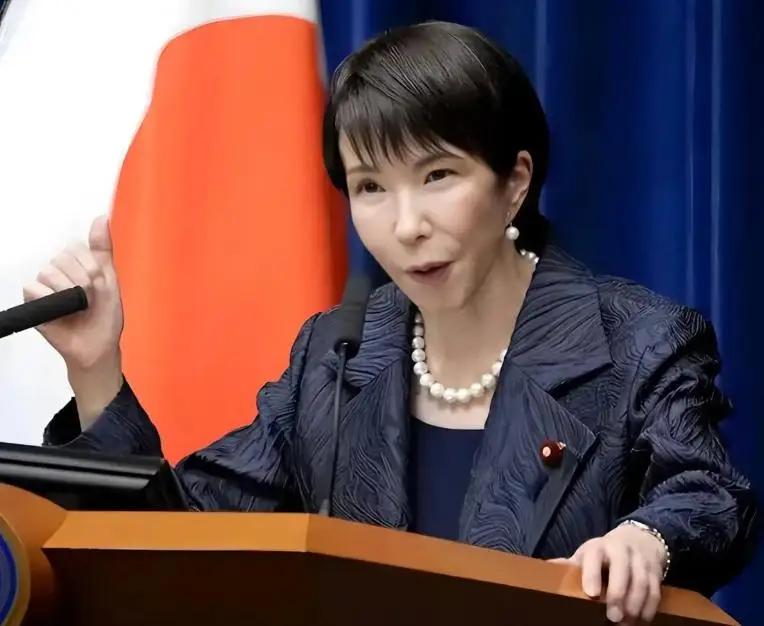 “罕见一幕发生！日本和以色列杠上了！”日本上百人冒雨堵在以色列驻日使馆外，喊着要