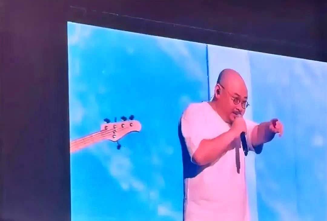 被点名的姗姗以后有成为大网红的潜力，她虽然抹黑骂云朵骂的很厉害，但是她跟王子某某
