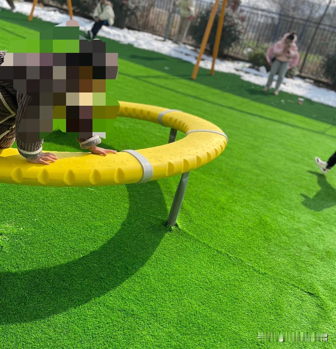 这样的妈教出这样的好儿子也是该！一阿姨，儿子30岁了，找了一个17岁的女孩谈朋友