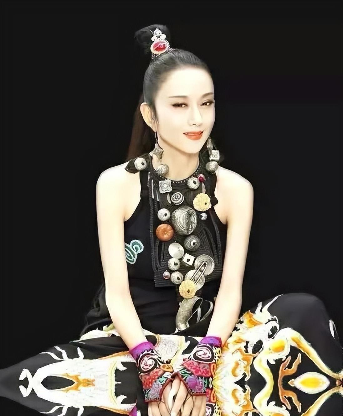 杨丽萍和“百亿富豪”刘淳晴成婚。7年之后，刘淳晴被传对杨丽萍说：“老婆，我想要个