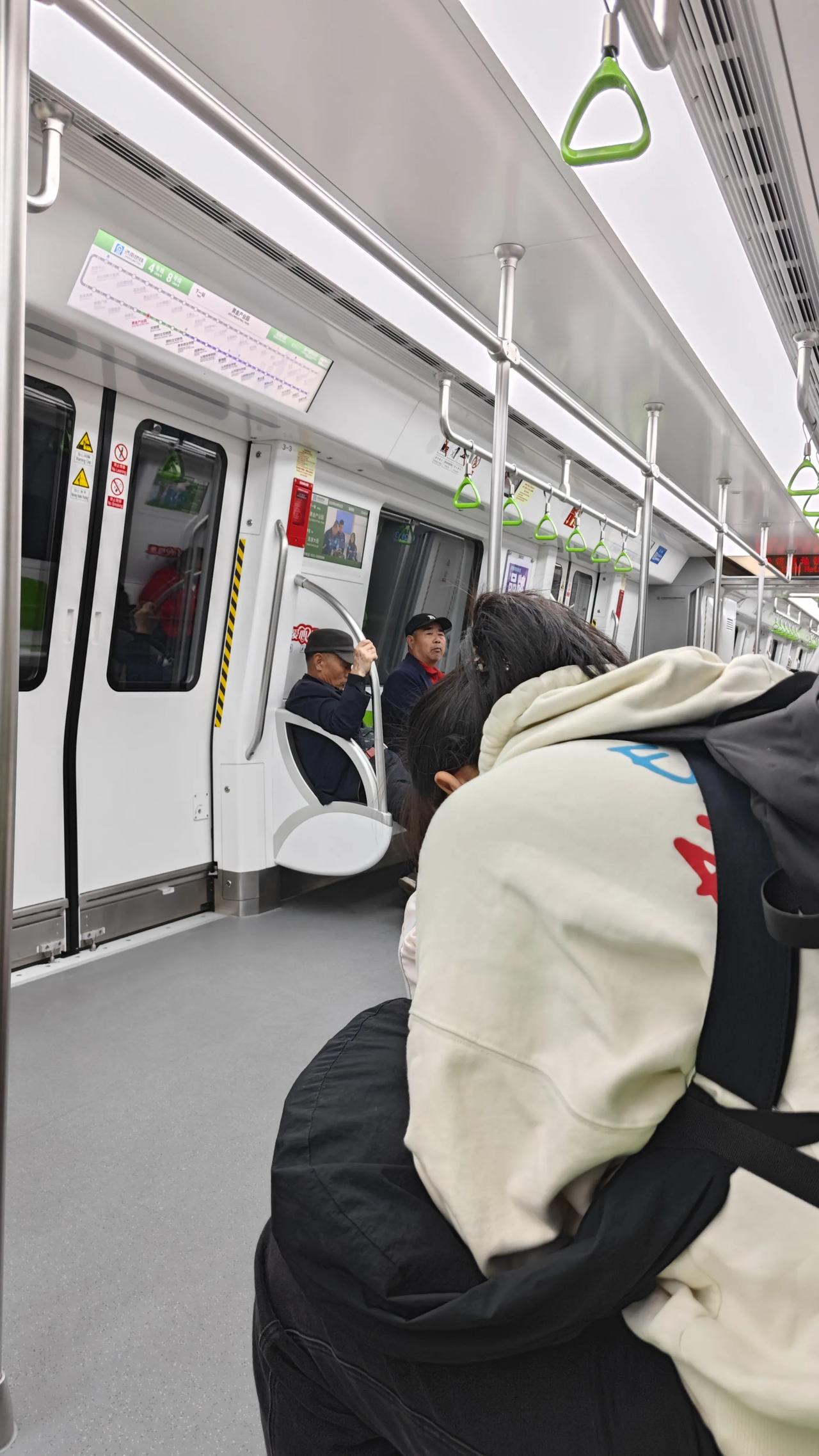 很多人，严重低估了长期通勤的代价一位退休的心理学家说：“每天通勤超过一小时的