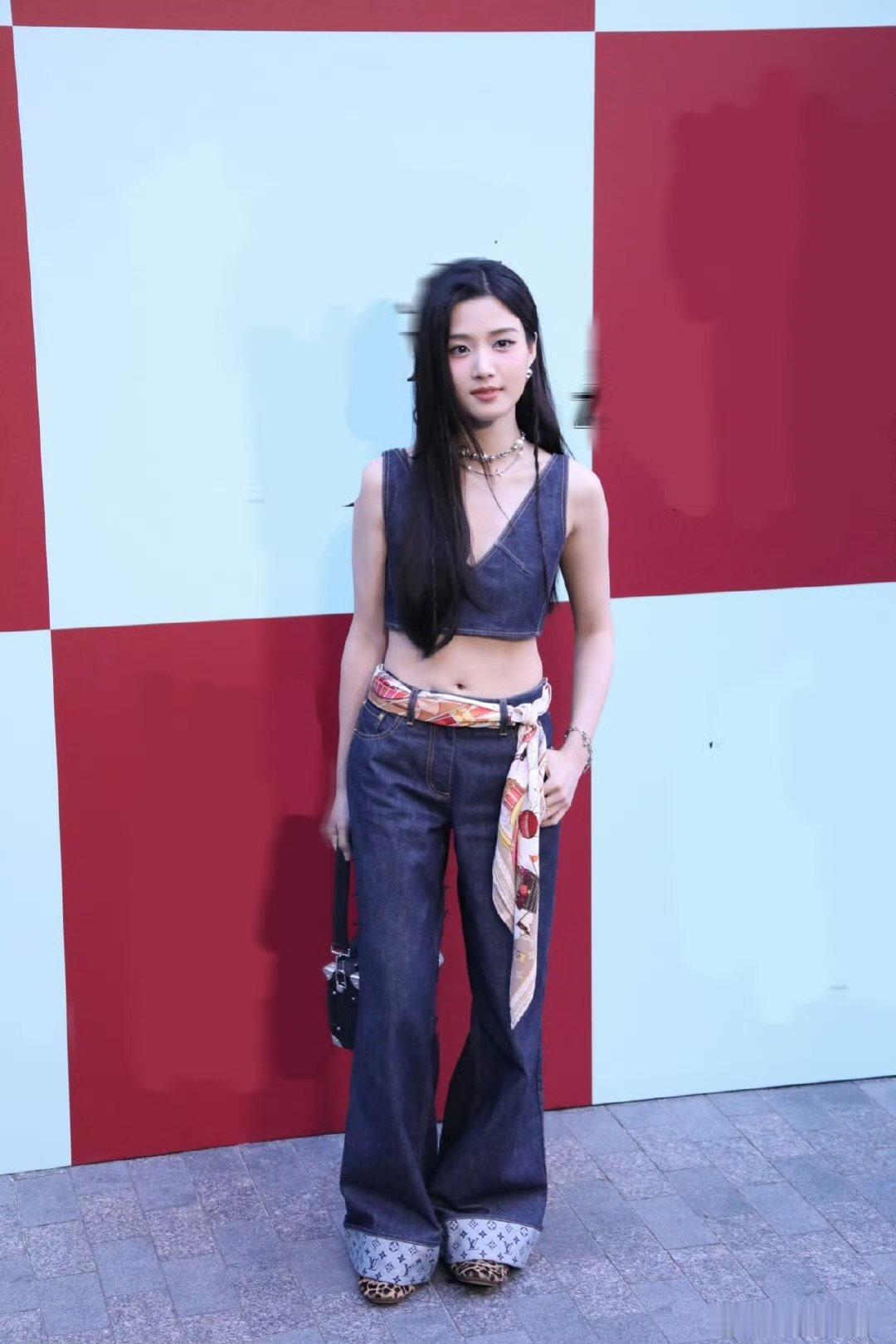 卢昱晓这身材变化真的肉眼可见卢昱晓特别有精气神卢昱晓写身材变化真的肉眼可见，天