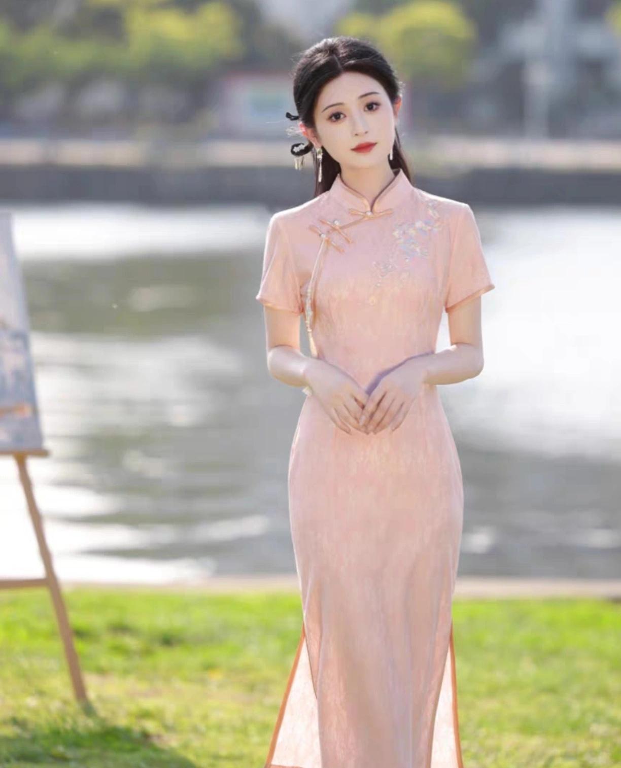 女神节，今天有女神对你秀恩爱吗？我看到过一对情侣，其实两人都是结婚了你们才今晚