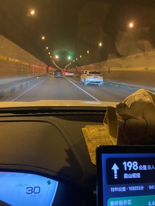 比亚迪的智驾还是有用的买了一年了才发现这个功能的好，以前老觉得不安全不靠谱，听