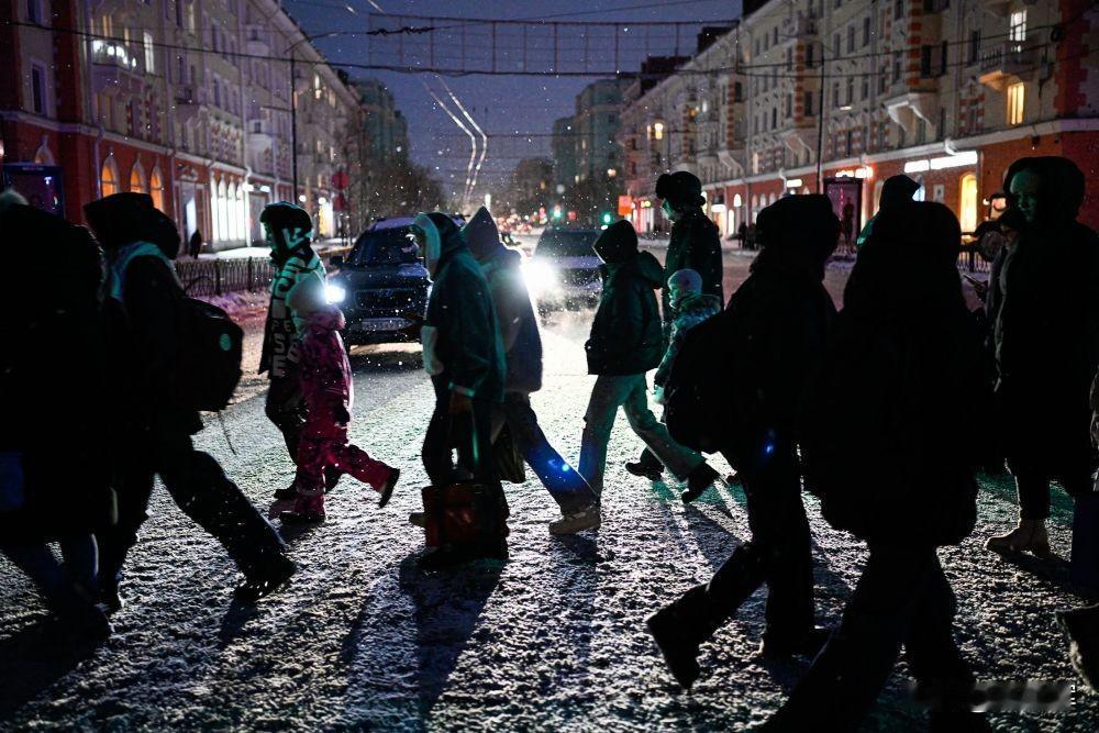 2025年第四季度，俄罗斯的用工人员短缺情况继续逐步缓解。与此同时，央行指出，与