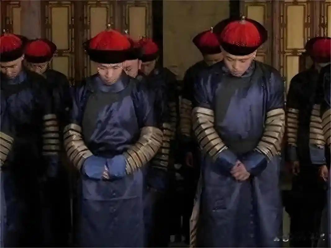 古代太监净身方式可大有讲究。六两银子，一把弯刀，三天不准喝水，这是一个男人进