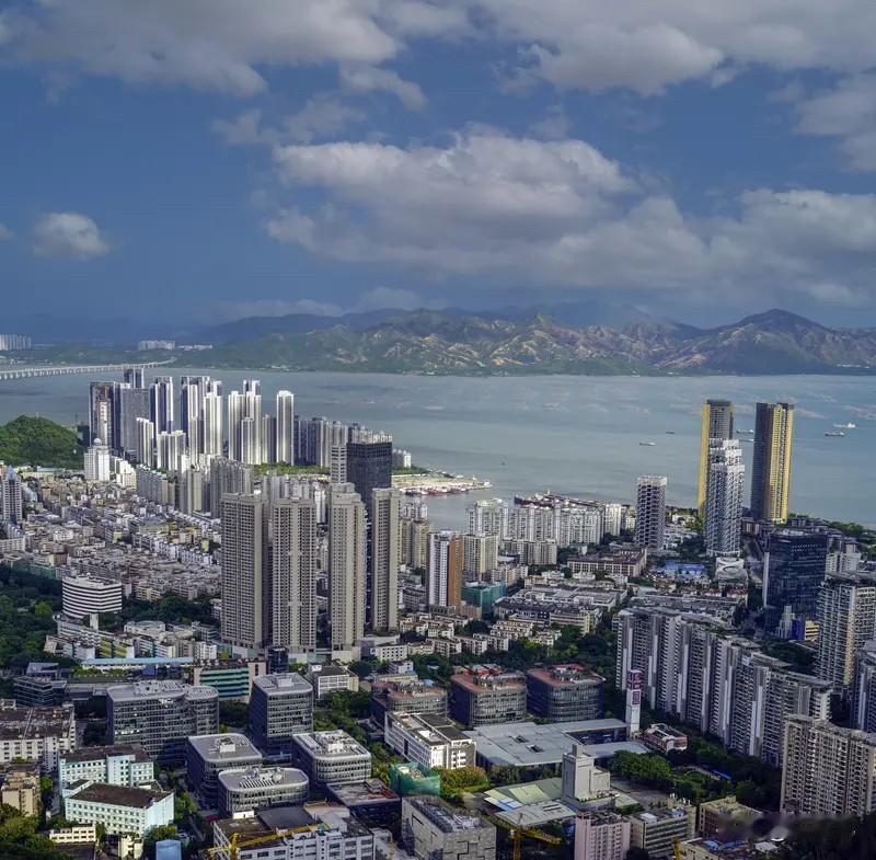 截至8月22日，深圳全市预售住宅可售套数仅19107套，其中南山区565套、福田