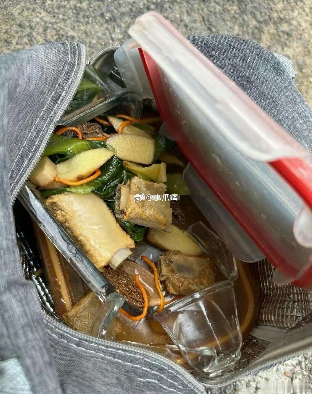 再也不用这种饭盒了，白瞎了妈妈一早起来烧的饭​​​