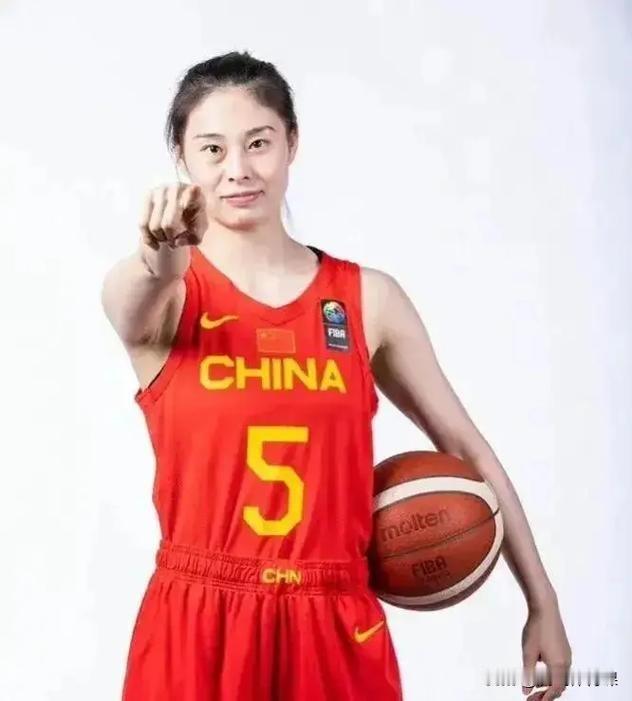 中国女篮82:84被澳大利亚女篮逆转，这5位球员仍值得肯定:1.张子宇--全