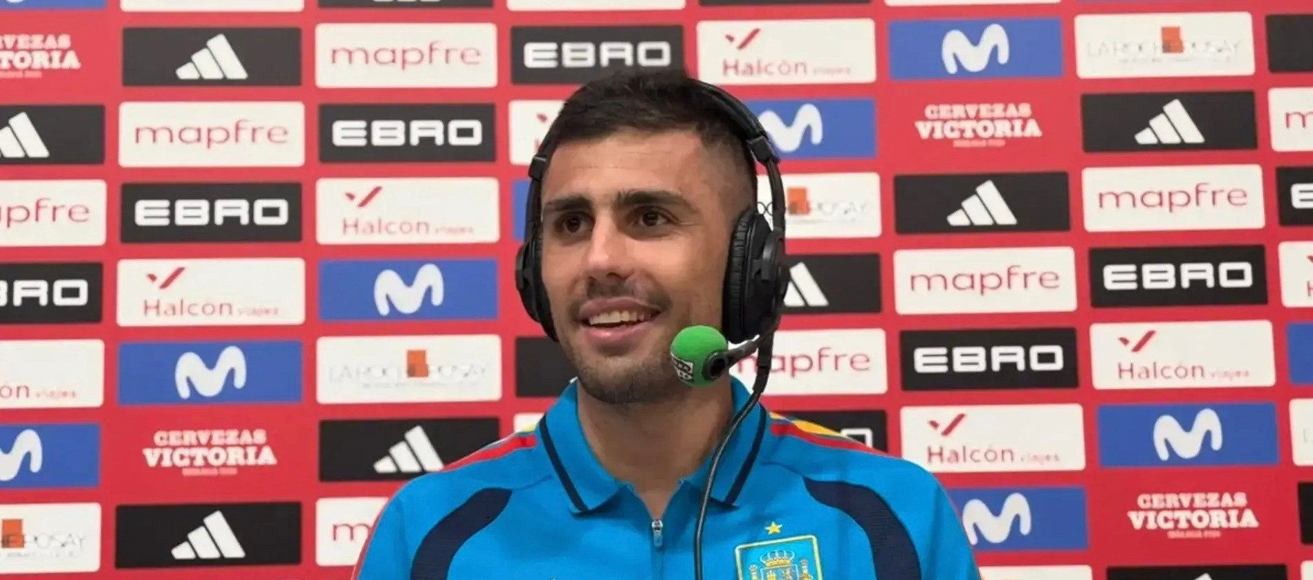 罗德里谈皇马：“我想回西甲，无法拒绝世界最好的俱乐部。”当记者问他“效力过马竞是