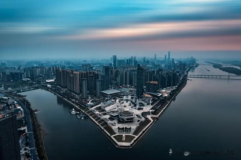 长沙楼市近18个月二手房走势：核心板块两轮下跌，供需+学区双重承压一、分阶段