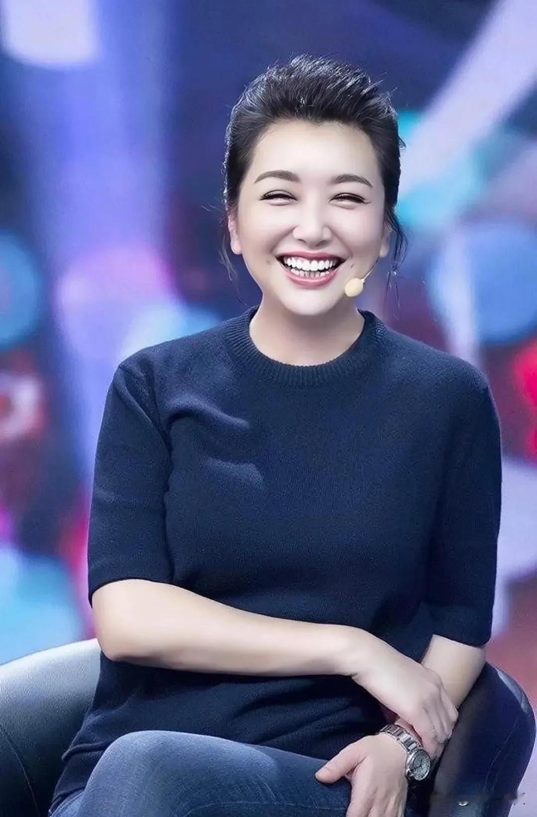 近日，章子怡在出席某电影的宣传时，大妈般的仪态引起全网热议，尽管章子怡费尽心思，