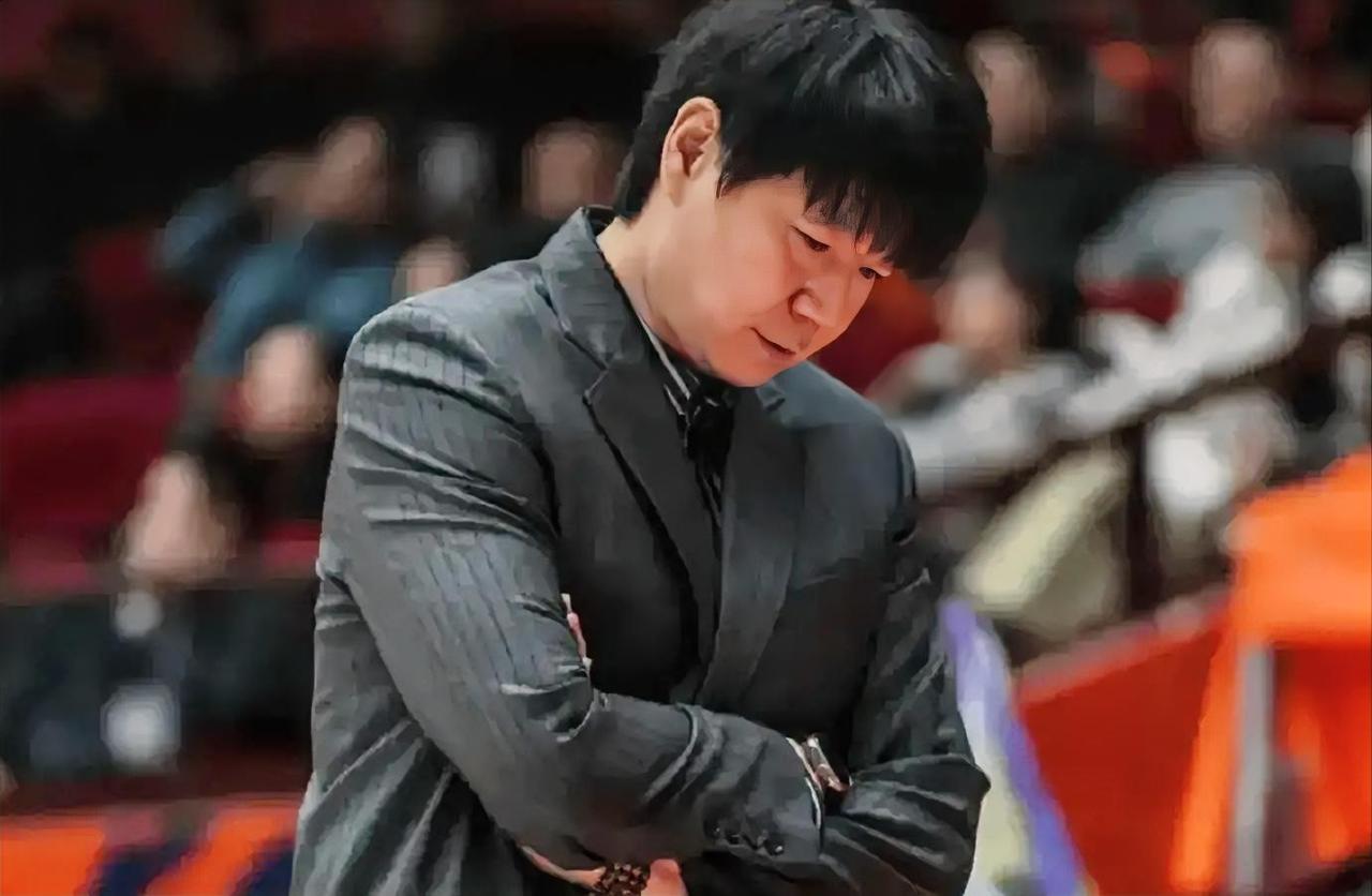 脸都不要了[捂脸哭]，山东72-95不敌浙江，这3位球员必须为这场惨败背锅！