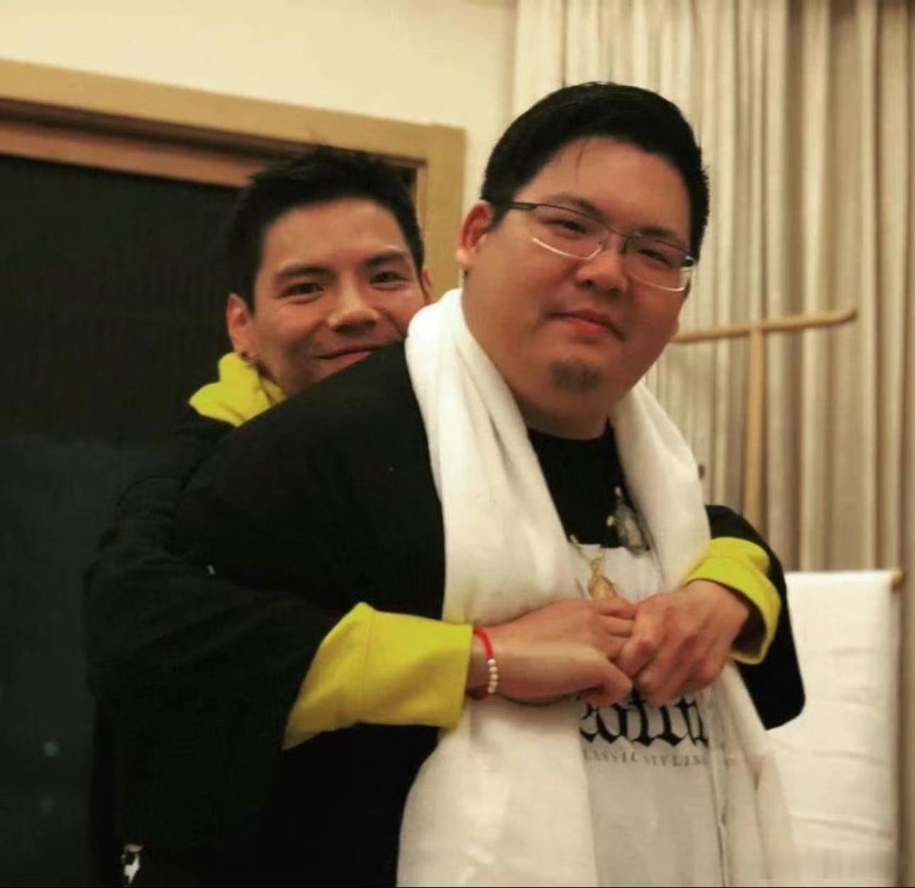 向佐从小就知道“在国外，我就是中国人”，这句话真的戳心了。