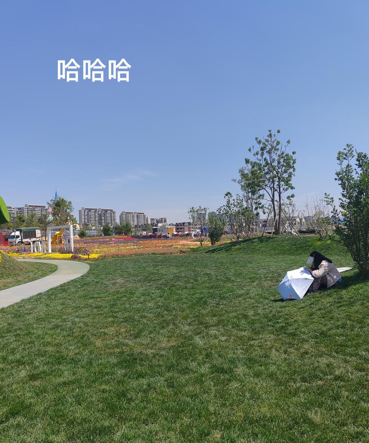 我真的很佩服我老公，生活极度自律。每天雷打不动六点起床，电饭锅蒸饭的同时蒸两根