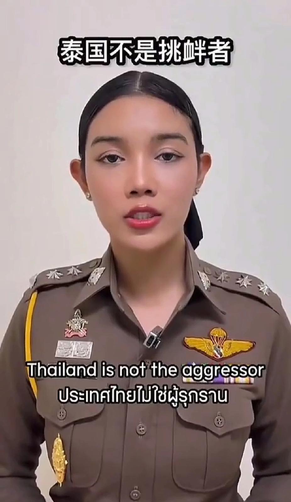 现在泰柬两国的战争挺有意思的。一方面，泰国根本不理特朗普的电话，一点面子没给。继