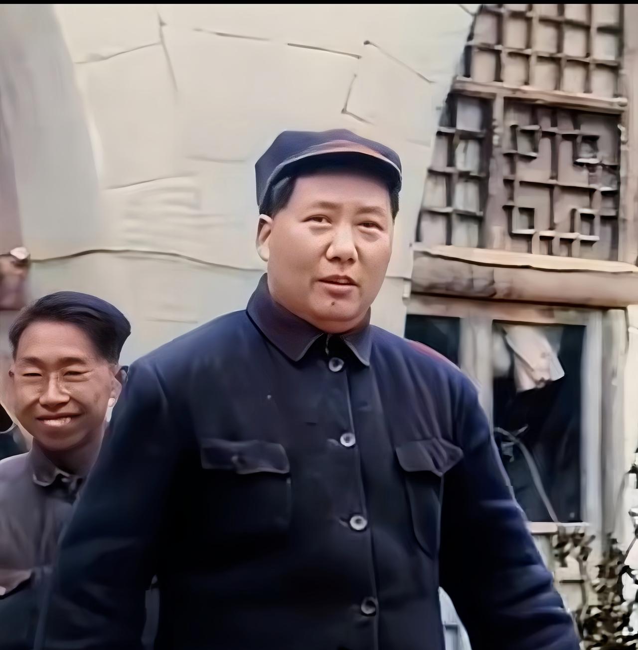 身边挺多朋友都在大学任教，他们反映的一个情况，让我无比确定：毛泽东对教育的预言，