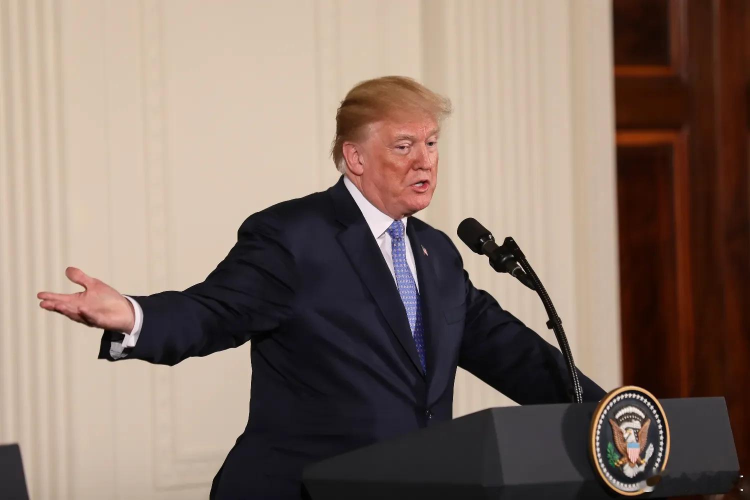 特朗普：伊朗已同意向美国移交浓缩铀。唐纳德・特朗普近日在白宫发表声明称，伊朗已同