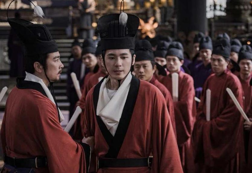 为什么你读了那么多历史，还是看不透人心？因为你把它当故事，而不是案发现场。别