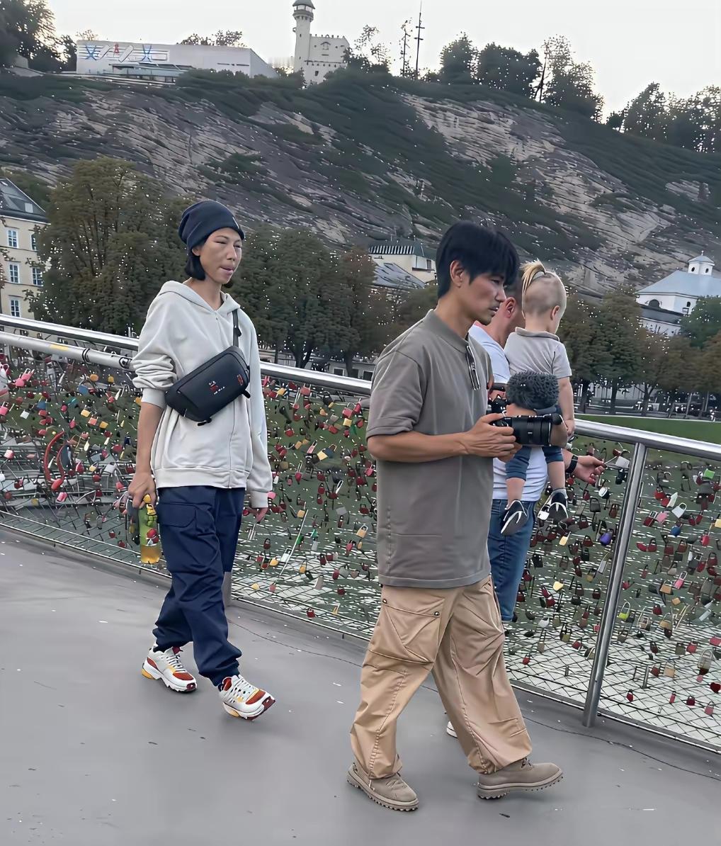 小甜甜这回真变成了牛夫人！蔡少芬被网友曝出了她的近照，她本来就很瘦，然后皮