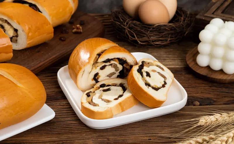 早饭不是吃不吃的问题，是命里缺不缺这一口。熬一夜的胃，醒过来不是要清汤寡水，是