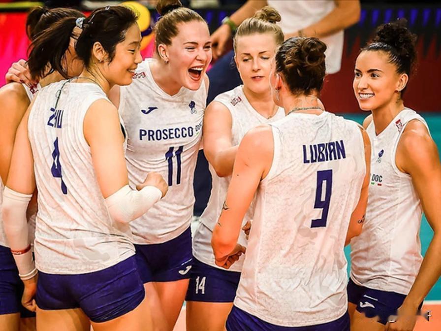 上赛季还缔造跨赛季联赛全胜神话、被誉为“无敌战舰”的意大利科内利亚诺女排，本赛季