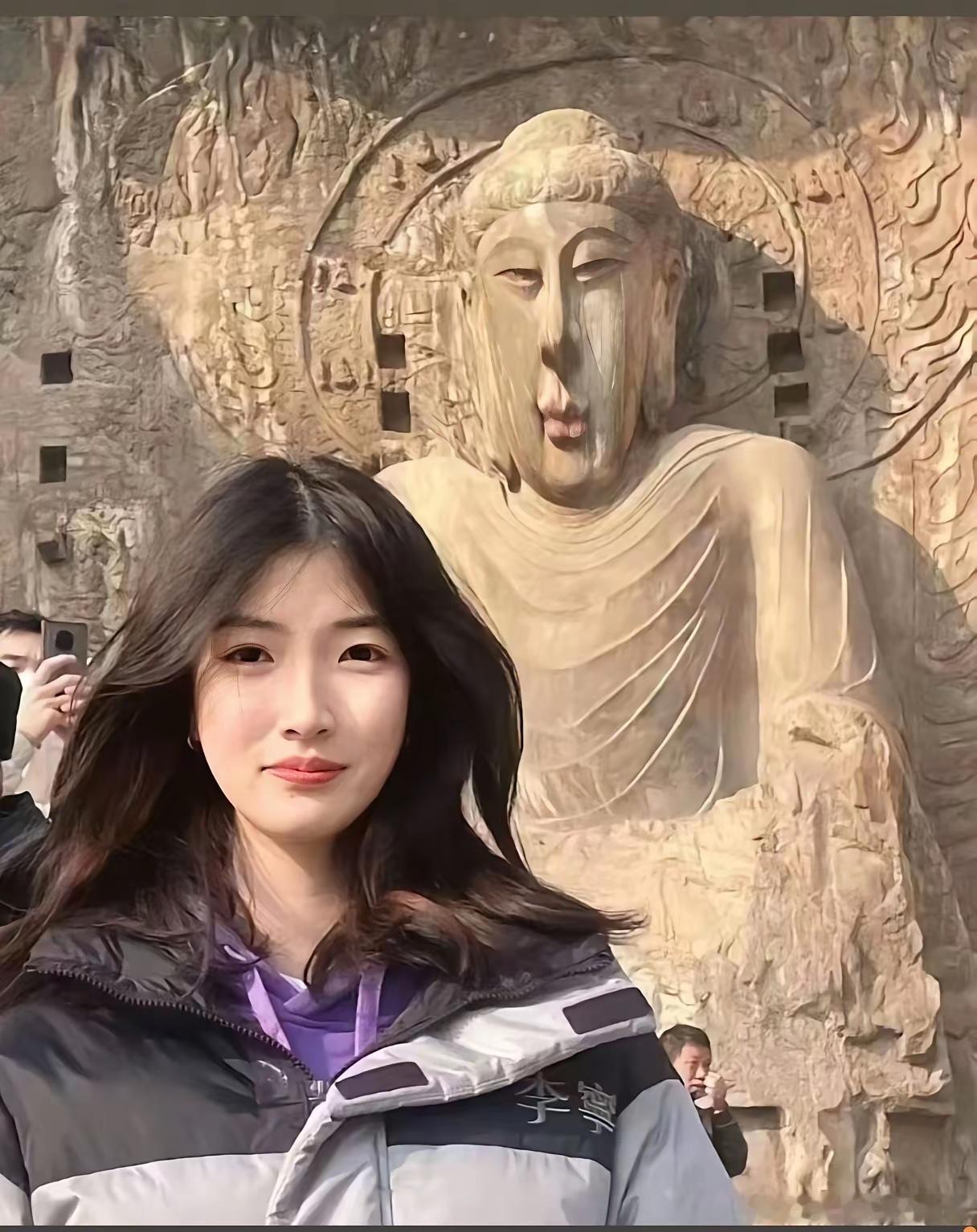 同一个场景，80年代跟现在人的拍摄区别。佛会说：你礼貌吗？​​​