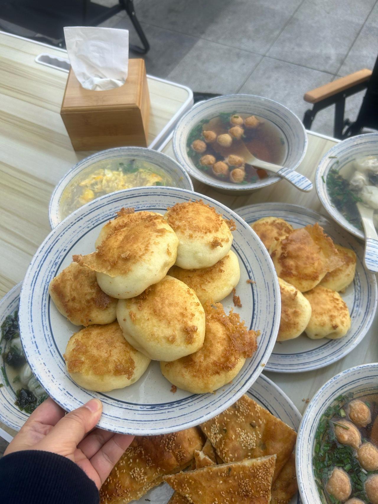 安徽安庆美食早餐，跟着本地人推荐攻略吃！安庆早餐推荐：1、大南门牛肉包、豆腐