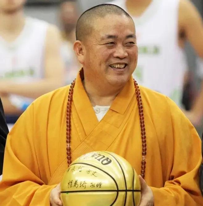 有媒体向少林寺提问关于释永信方丈被带走，对方只说等待官方通报，没说是，也没说不是