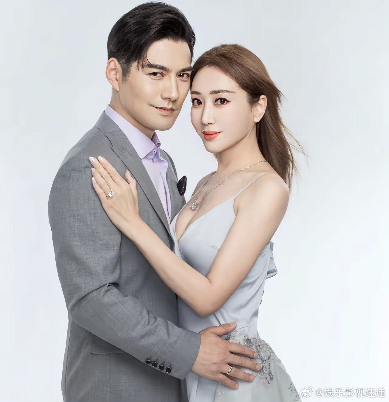 杜若溪说因为严屹宽立规矩时打了孩子，​她就跟严屹宽说再打孩子她就要离婚。​一开始