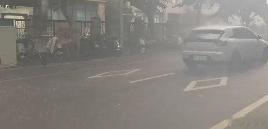 暴雨下到怀疑人生上海这几天经历了什么上海正在经历的“暴雨连续剧”，今天（22日）