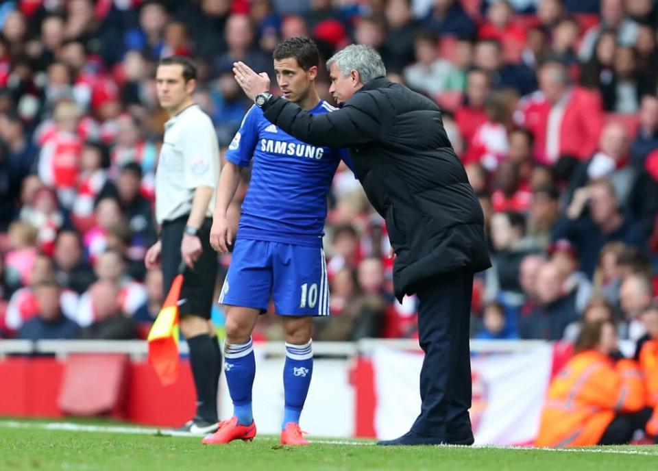 前切尔西球星阿扎尔再谈穆帅，暴露了阿扎尔脆弱的心理。2012年夏天，阿扎尔从里