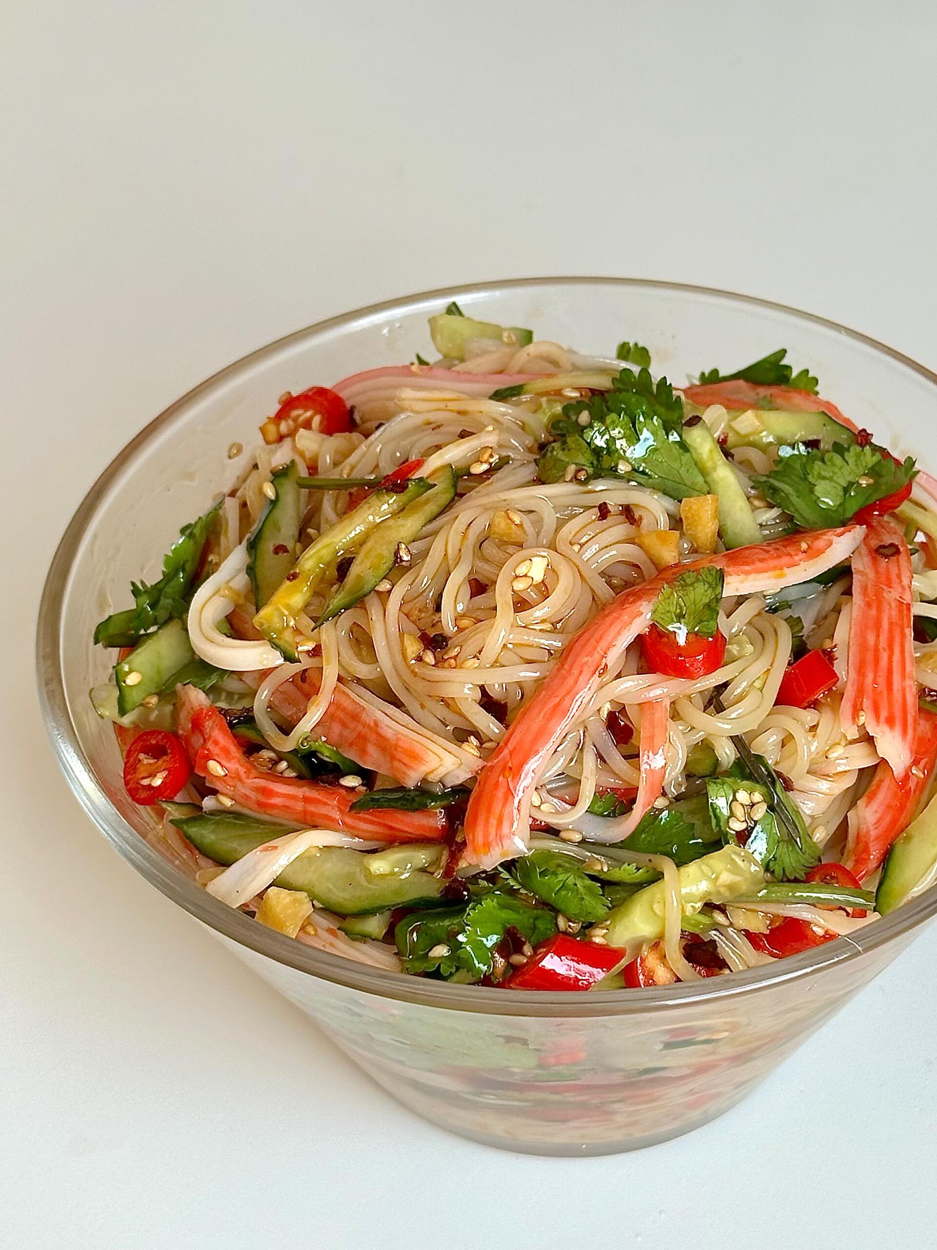 天气一热就馋这口！黄瓜蟹柳拌面，清爽解腻，好吃到嗦筷子！🍜春天来了，胃口也醒