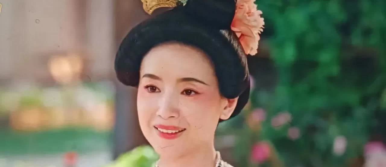 昨天看张碧晨孩子4岁今天看杨紫问董洁你为什么没有再嫁人？因为董洁