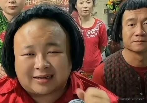 老狗将铁岭小辉、小师妹夫妇开除128团队。晚间老狗对外