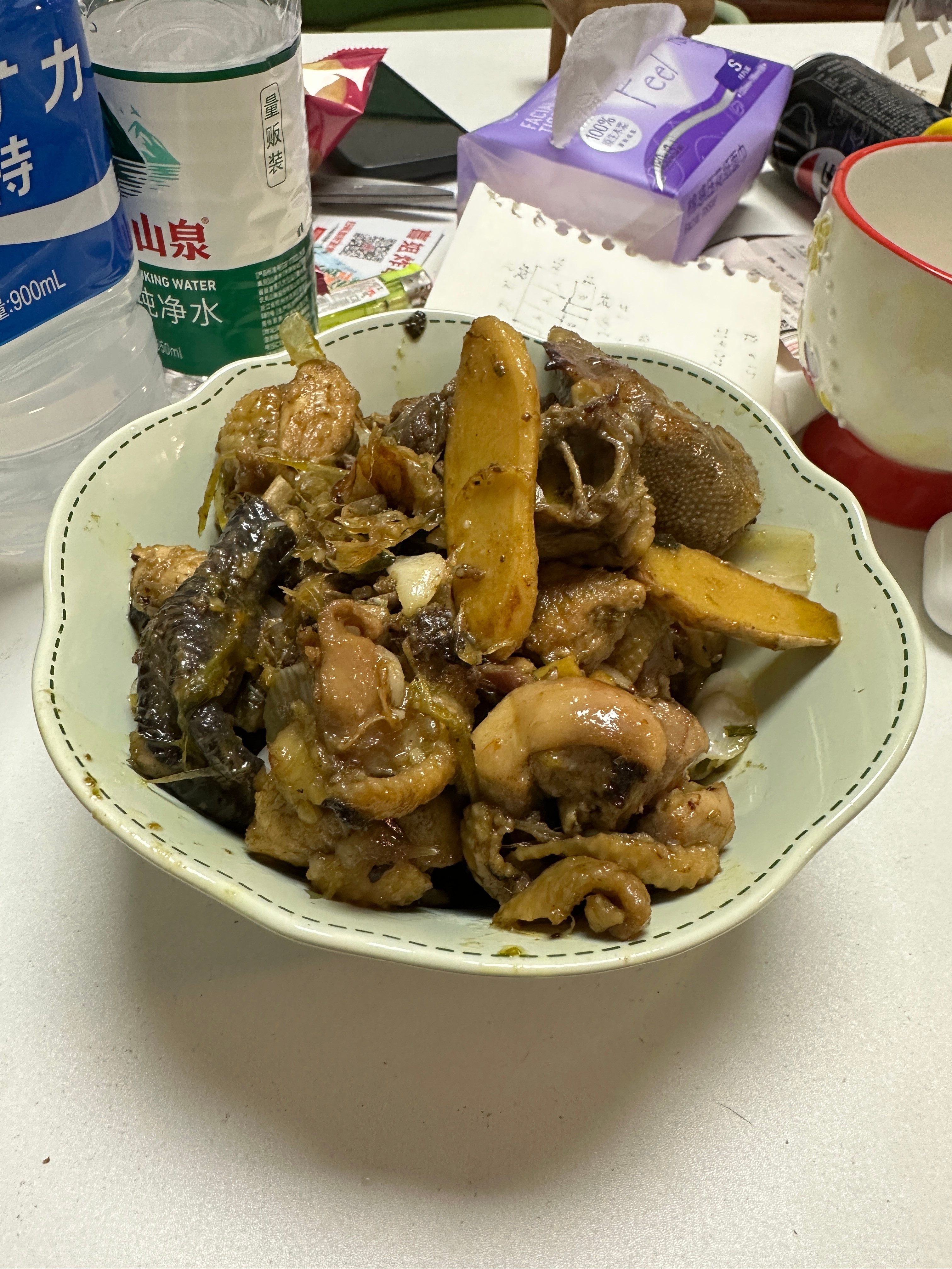 甜总是治愈我的良药。这两天心情有点低落。给我弄夜宵，安慰我的情绪。[抱抱]​