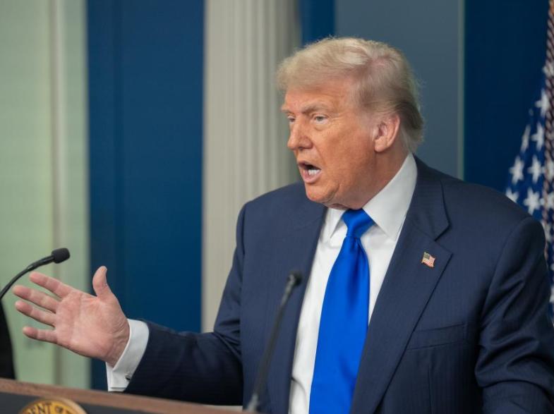 特朗普表示，打的就是″台湾牌”怎么啦？世界上连立萄宛、新加波、日本等很多都可以打