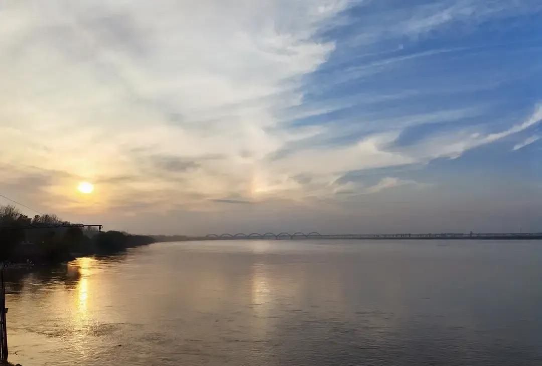 我把房子借给老同学住，社区上门普查，我直接说产权是我的，借住人请配合清退。对方