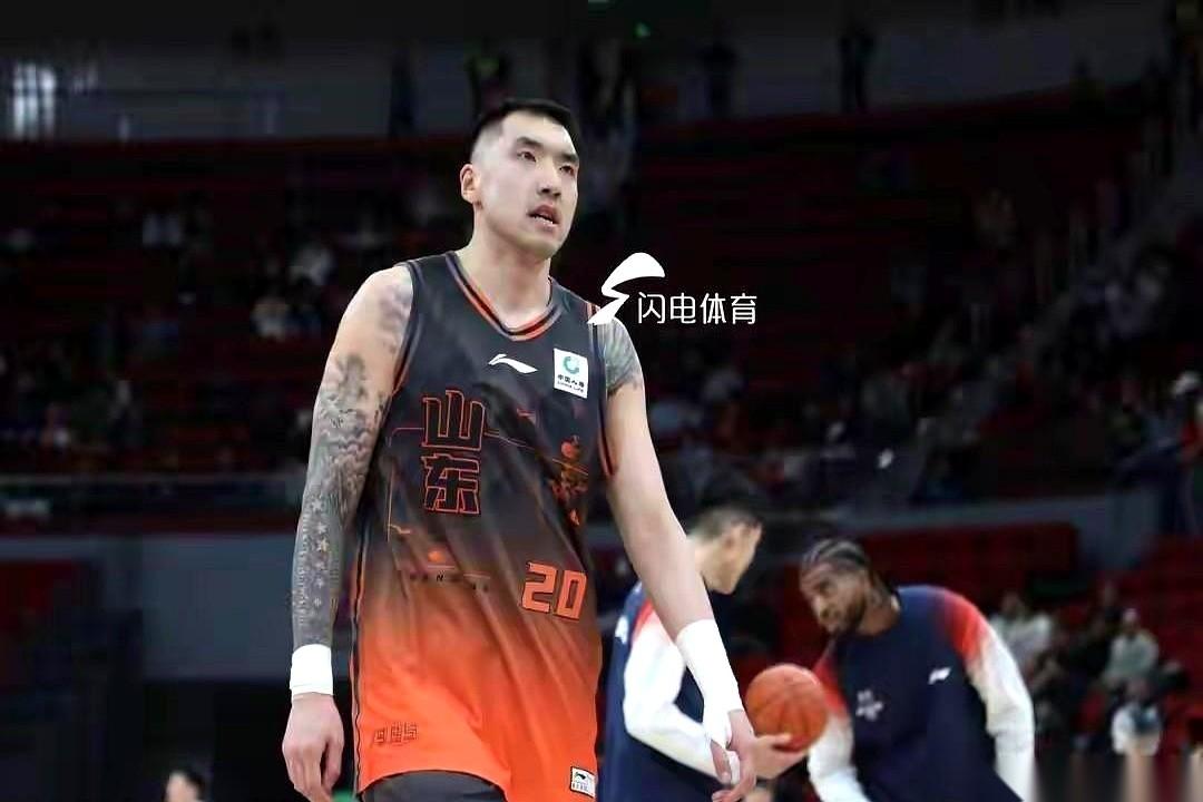 山东男篮在自家主场输给了上海队，接下来要在季后赛硬碰卫冕冠军辽宁队。赛后的新闻