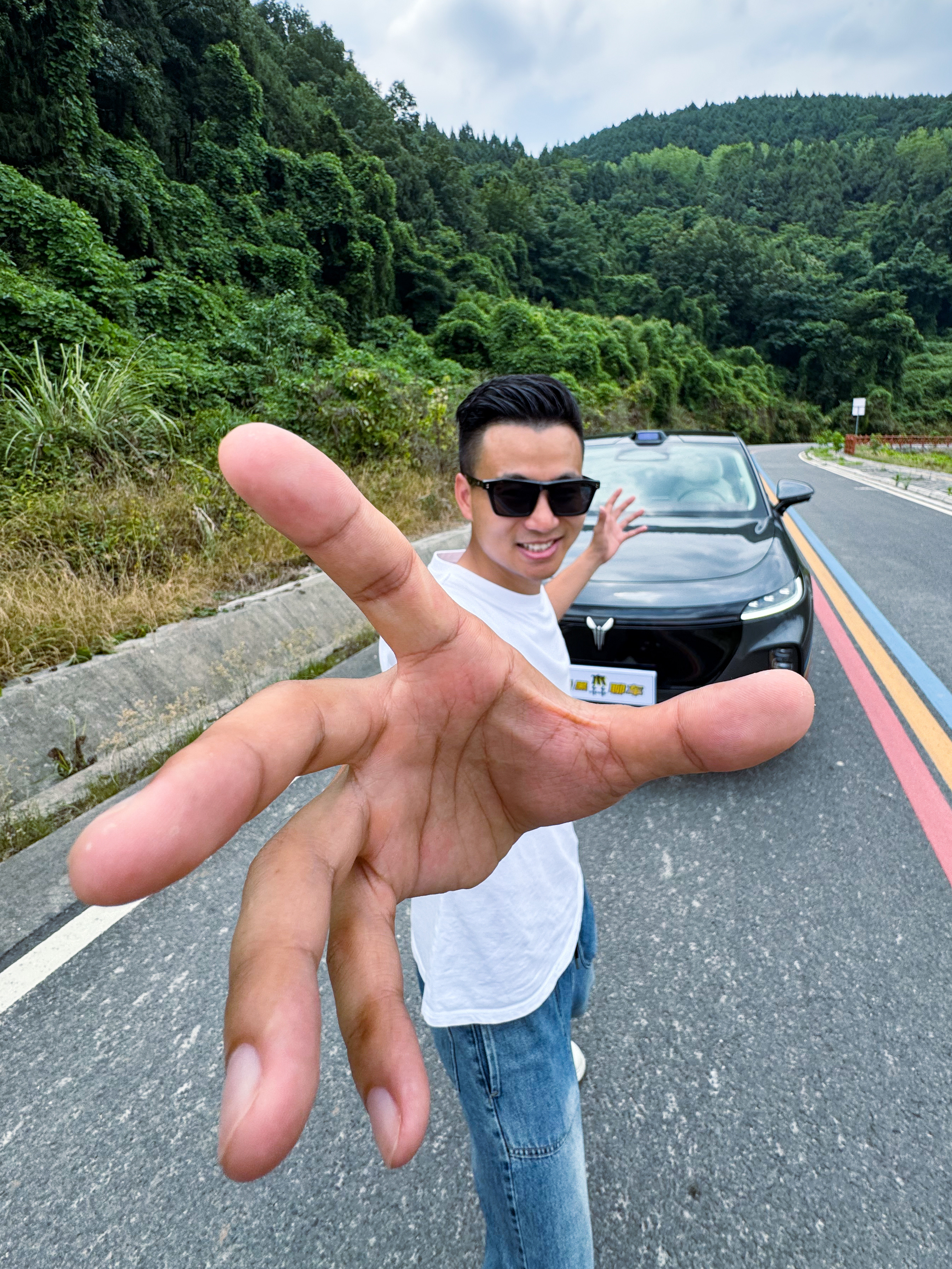 早安！兄弟姐妹们～⚡