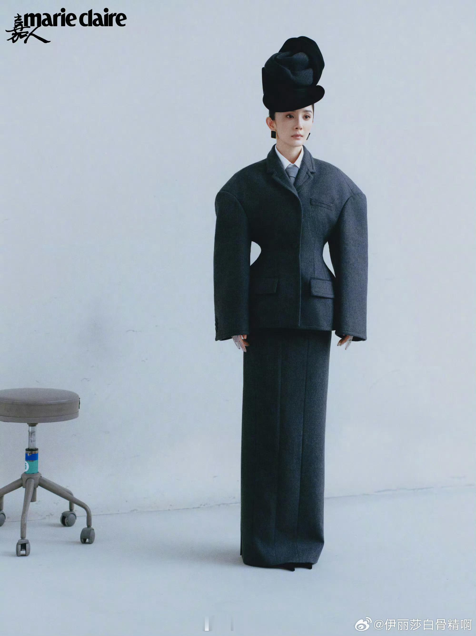 钟姐造型凹的更好看