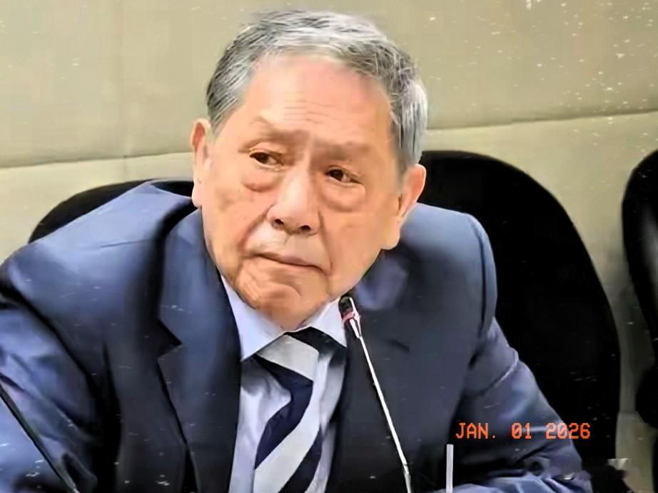 台海退役中将帅化民说：解放军052D“乌鲁木齐舰”遭到了台海方面成功级护卫舰“班