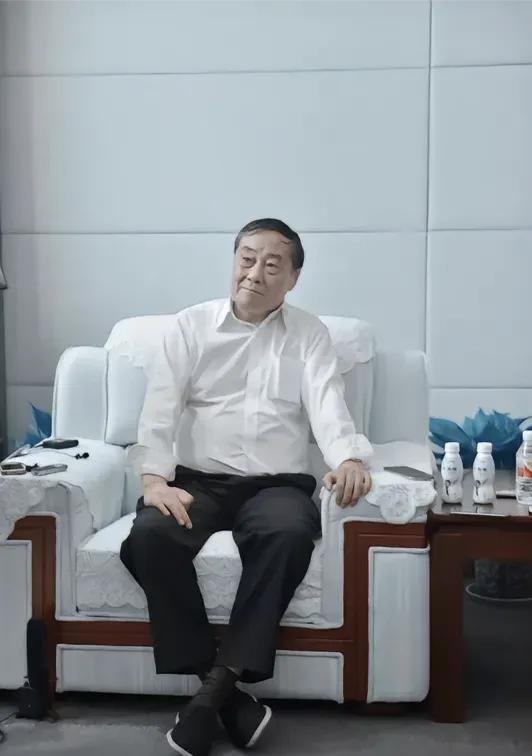 宗庆后这一家人都是演技精湛的影帝级别的演员，几十年时间里面，愣是没有别人知道他在