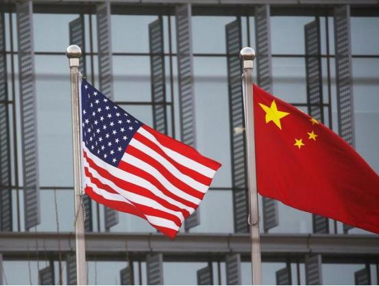 给大家说一个很扎心的数据，中国民营企业500强净利润总和是1.83万亿元，这是2